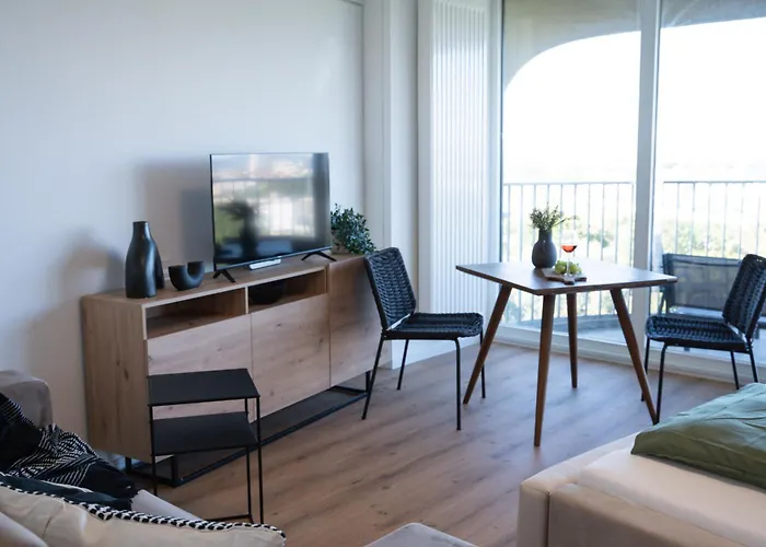 Helles Mit Tollem Blick über Apartamento