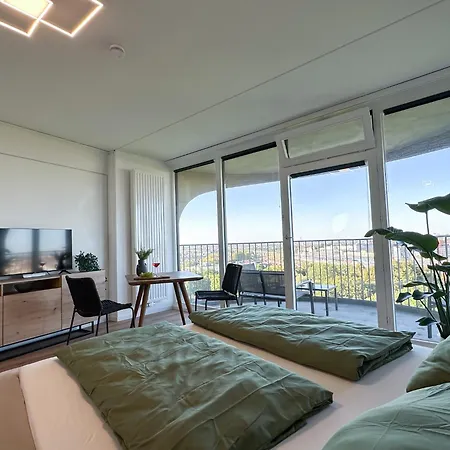Helles Mit Tollem Blick Ueber Appartement