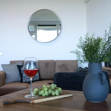 Appartement Helles Mit Tollem Blick Ueber *